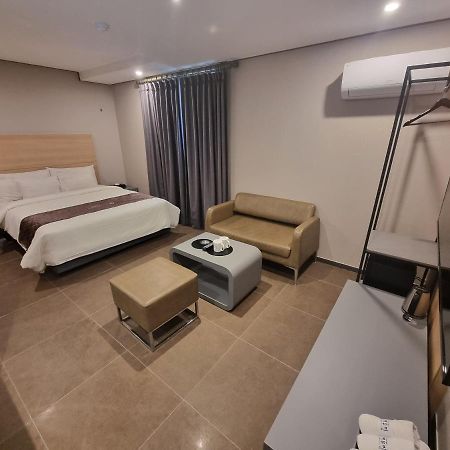 Yeoubi Hotel Jinju Exterior photo